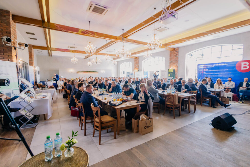 Widok ogólny na salę konferencyjną